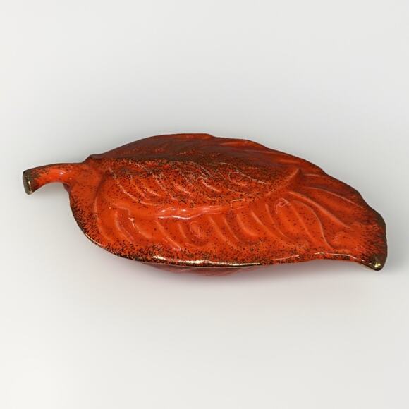 Orange USA Pottery Leaf Dish, Leaf Shaped Bowl Planter, Marked 2220 B USA W/ Lid - Picture 2 of 6